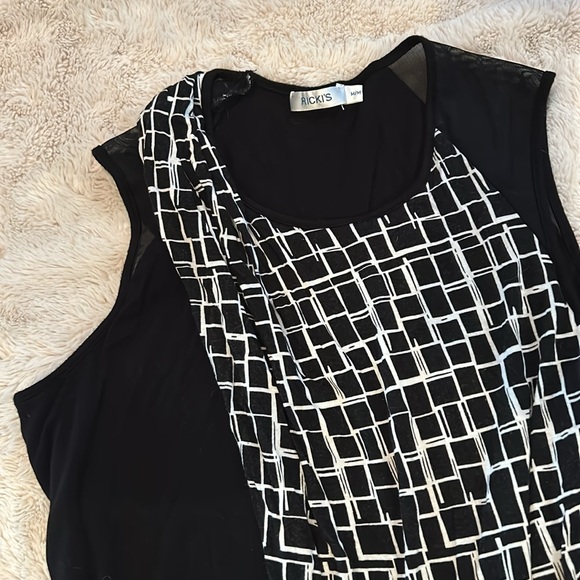 Sleeveless blouse, Ricki’s, size Medium - Picture 4 of 7